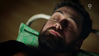 Michelle Barthel nude - Eine Braut kommt selten allein (2017)