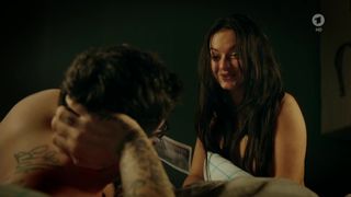 Michelle Barthel nude - Eine Braut kommt selten allein (2017)