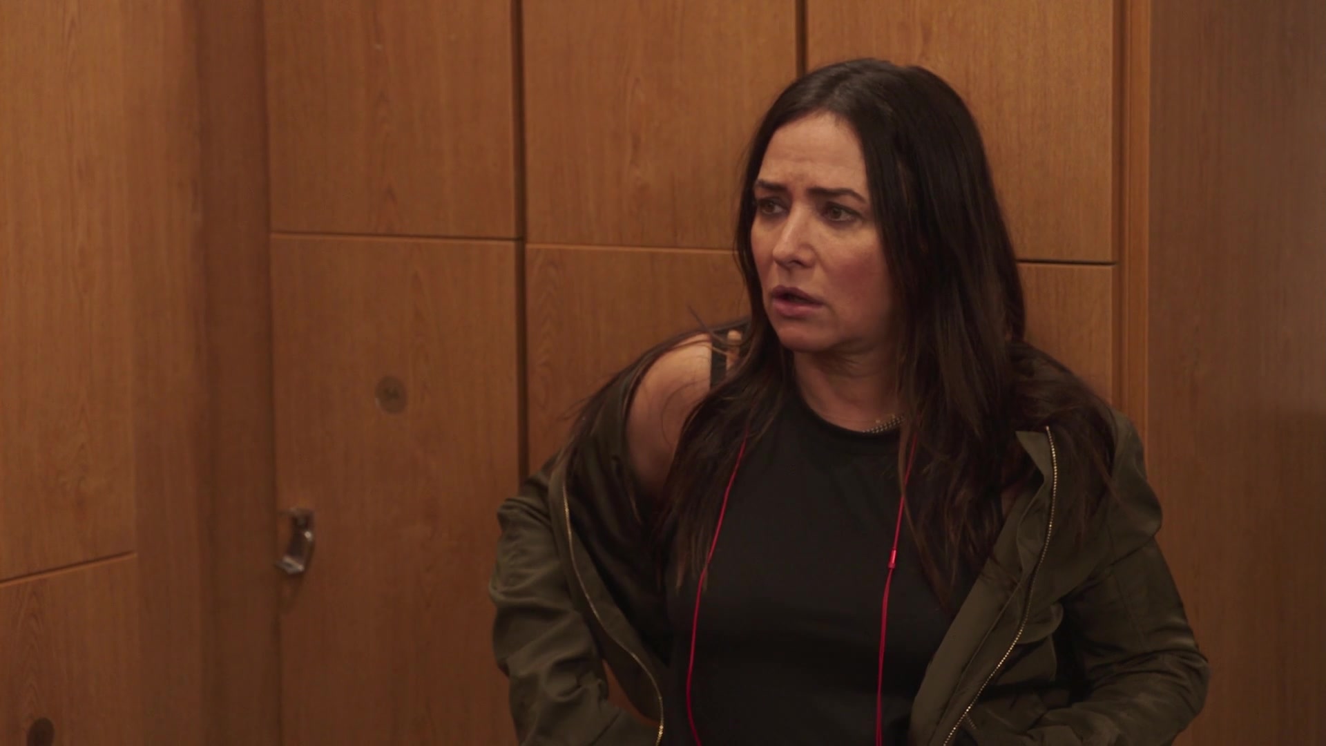 Carrie Aizley – Better Things s04e02 (2020) Naked actress in a movie scene