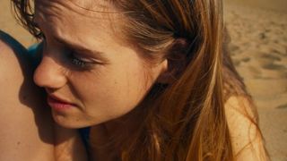 Noemie Schmidt nude - Paris est a nous (2019)