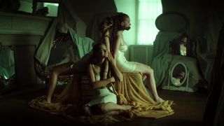 Madeline Brewer, Sarah Hay, Imogen Waterhouse nude - Braid (2018)