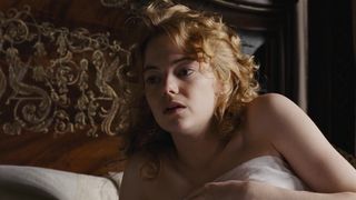 Emma Stone nude - The Favourite (2018)