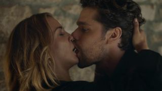 Sarah Kristian nude , Alice Belaïdi  - Victor et Celia (2019)