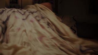 Ambre Bremond Topless, Cunnilingus Funny Scene in French Film 'Je suis un apprentissage'