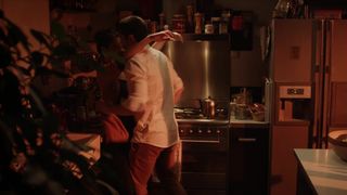 Ambre Bremond Topless, Cunnilingus Funny Scene in French Film 'Je suis un apprentissage'