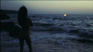 Natalia Avelon naked - Das wilde Leben (2007)