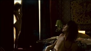 Natalia Avelon naked - Das wilde Leben (2007)