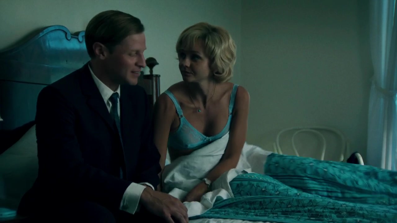 Maja Rung, Anna Astrom, Mikaela Knapp naked – Systrar 1968 s01e03 (2018)