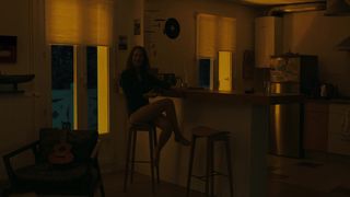 Paula Beer nude - Le chant du loup (2019)