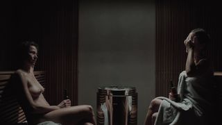 Rosalinde Mynster, Anna Rothlin nude - Atelier (2017)