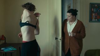 Julie Moulier nude - Nos vies formidables (2019)