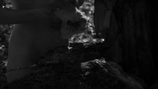 Sophie Faulkenberry sexy - Alex Strangelove (2018)