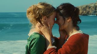 Adele Haenel, Noemie Merlant nude - Portrait de la jeune fille en feu (2019)