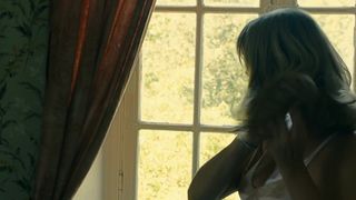 Virginie Efira nude - Un Amour Impossible (2018)