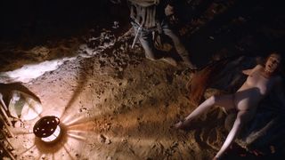 Carice Van Houten GAME OF THRONES (S02 E04)