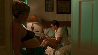 Elisabeth Shue Sexy - The Trigger Effect (1996)