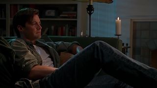 Elisabeth Shue Sexy - The Trigger Effect (1996)