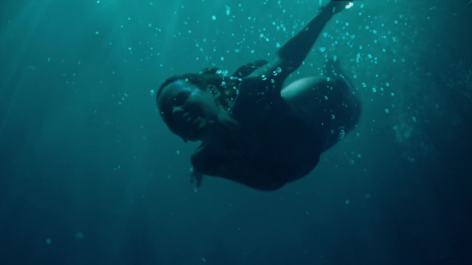 Eline Powell nude – Siren s02e01 (2019)