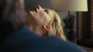 Haley Bennett, Emily Blunt - Girl On The Train (2016) BlowFinger