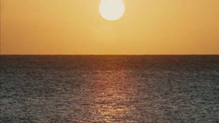 Madonna Jeanne Tripplehorn (nn) Elizabeth Banks (nn) - Swept Away (US 2002)