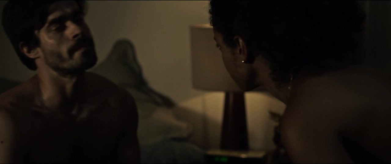 Cinara Leal, Ethienne Estevam nude – A Divisao s01e01 (2019)