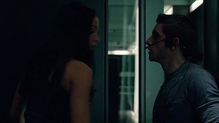 Elizabeth Banks sexy, Genesis Rodriguez sexy – Man on a Ledge (2012)