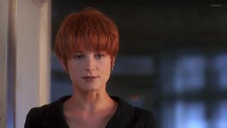 Jennifer Jason Leigh Nude - Single White Female (1992)