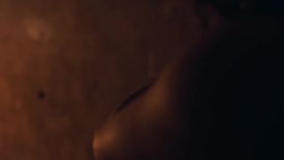 Elisa Schlott, Tabita Johannes nude - Grille und Ameise (2016)