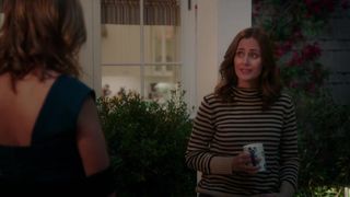 Jenna Fischer hot - Splitting Up Together s01e04 (2018)