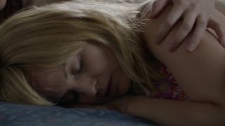 Lena Hall, Isabella Farrell, Mena Suvari Nude - Becks (2017) Hot Lesbian Scene