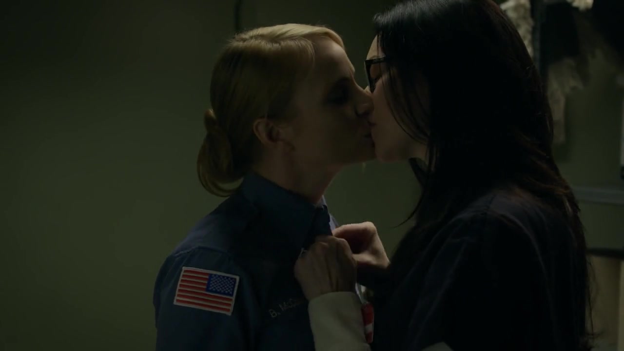 Emily Tarver, Laura Prepon nude – Orange Is the New Black s07e02-10 (2019)