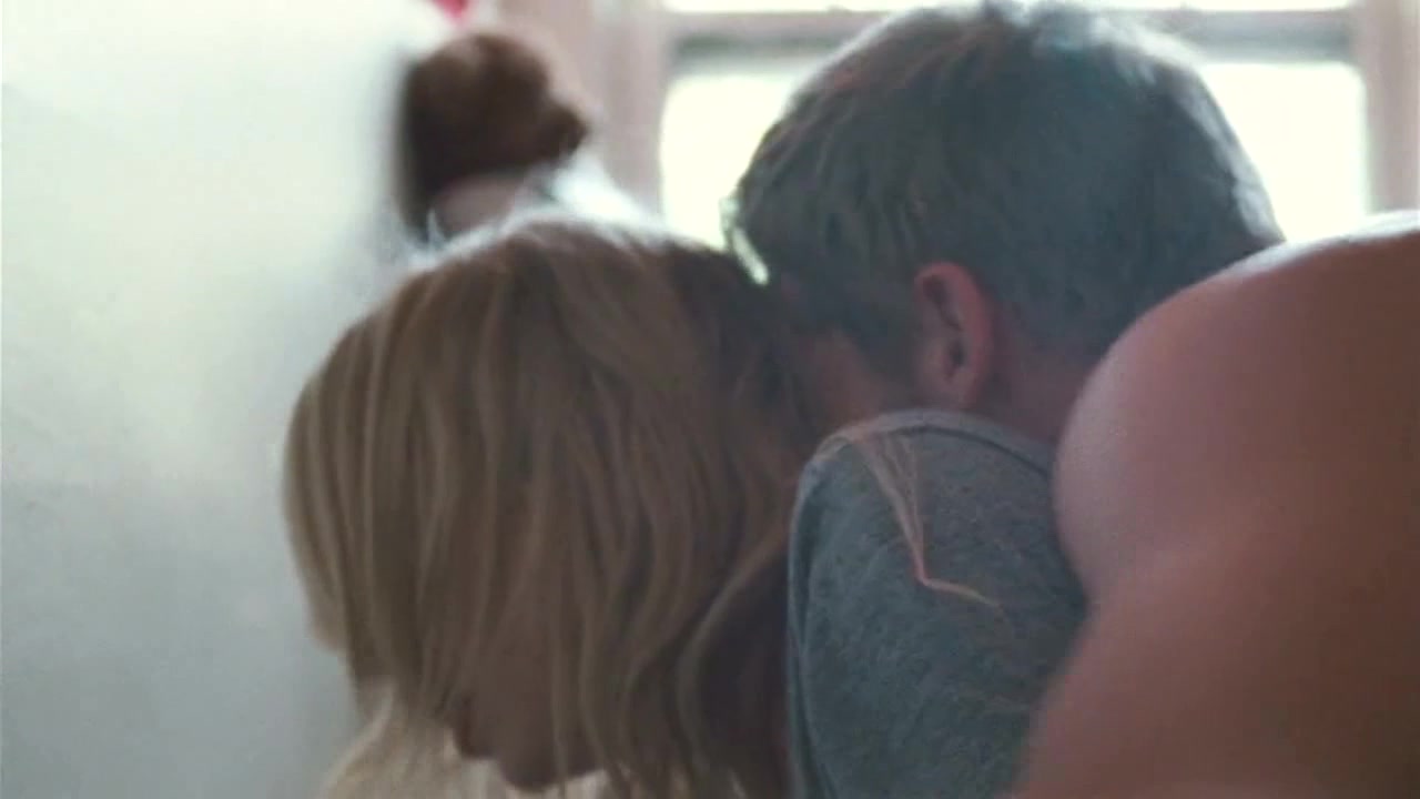 Michelle Williams nude – Blue Valentine (2010)