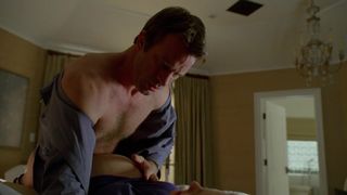Kathryn Hahn nude – Hung s02e01 (2010)