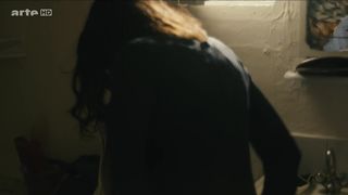 Nailia Harzoune - Renaitre (2015) Nude of staging scene