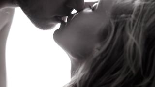 Sandra Elsfort Nude - Kaos (2010)