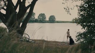 Nina Gummich, Alicia von Rittberg nude - Lotte am Bauhaus (2019)