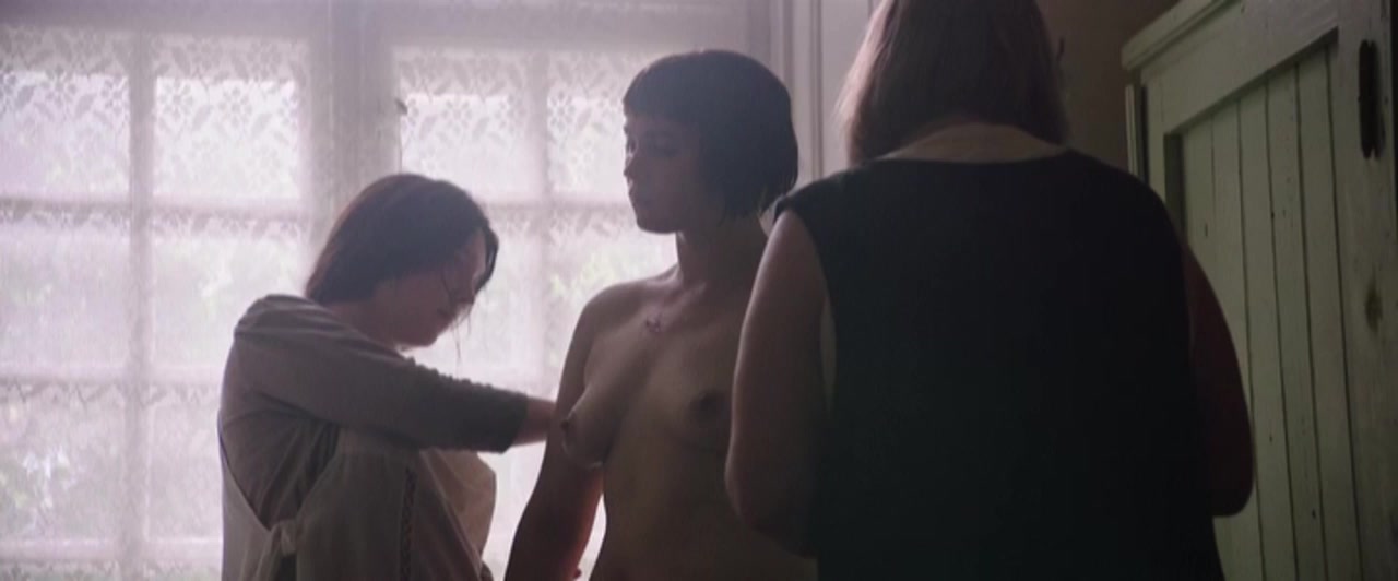 Pihla Viitala nude – Marian paratiisi (2019)