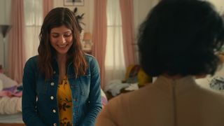 Alexandra Daddario, Kimiko Glenn, Sunita Mani - Can You Keep a Secret (2019) sexy topless scenes