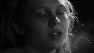 Julia Vidrnakova – Nabarvene ptace (2019) celebrity naked