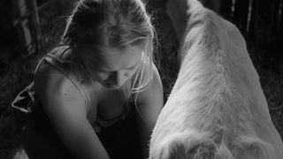 Julia Vidrnakova – Nabarvene ptace (2019) celebrity naked