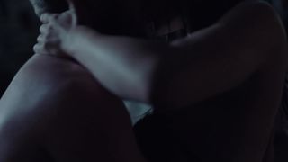 Julie Christiansen, Marie Boda - Mens vi lever (2017) Nude film scene