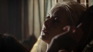 Severija Janusauskaite, Sophie Pfennigstorf - Babylon Berlin s01e04 (2017) Naked "topless" scene