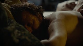 Severija Janusauskaite, Sophie Pfennigstorf - Babylon Berlin s01e04 (2017) Naked "topless" scene