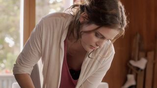 Roxane Mesquida sexy - Nos futurs (2015)