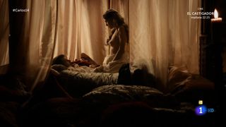 Ariana Martinez - Carlos, Rey Emperador s01e14 (2016) Naked movie scene