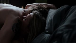 Valerie Niehaus sexy - Uberleben an der Scheidungsfront (2015)