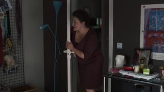 Stephanie Crayencour hot - Un profil pour deux (2017) Bedroom scene