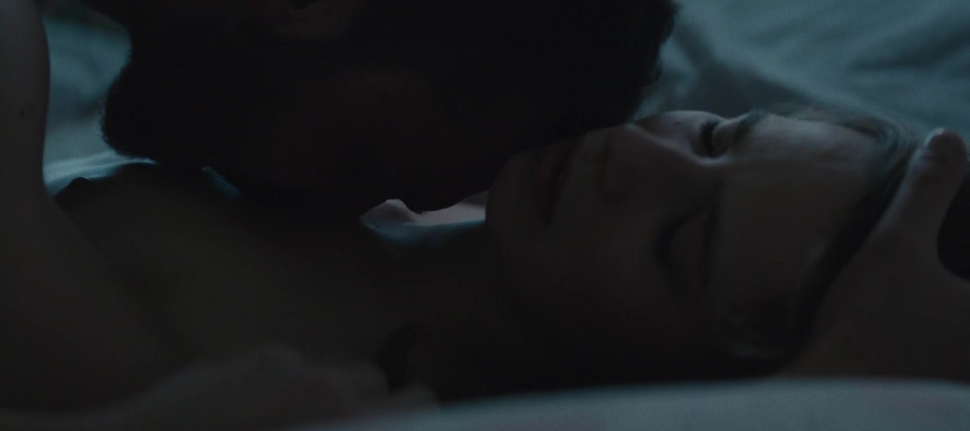 Saskia Rosendahl – Mein Ende. Dein Anfang. (2019) Naked movie video