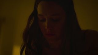 Victoria Pedretti - YOU s02e01-04 celebrity topless scenes