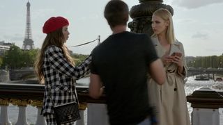 Alexandra Turcan - Emily in Paris s01e03 (2020)